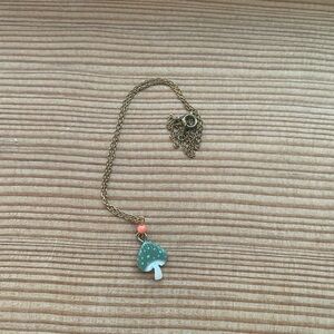 Handpainted mother of pearl mushroom necklace, dead stock, mushroom 70s